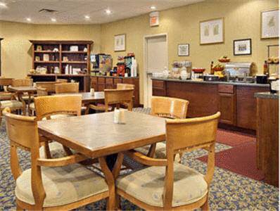 Hotel Ramada East Airport Columbus